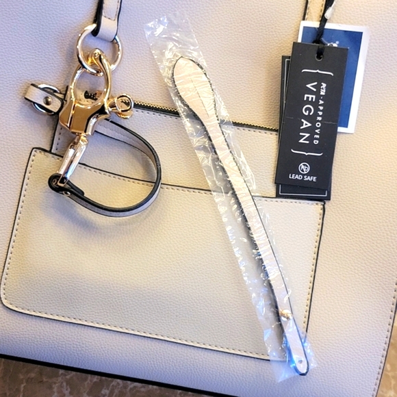 La Terre Fashion multi-compartment open-top satchel - Picture 10 of 16